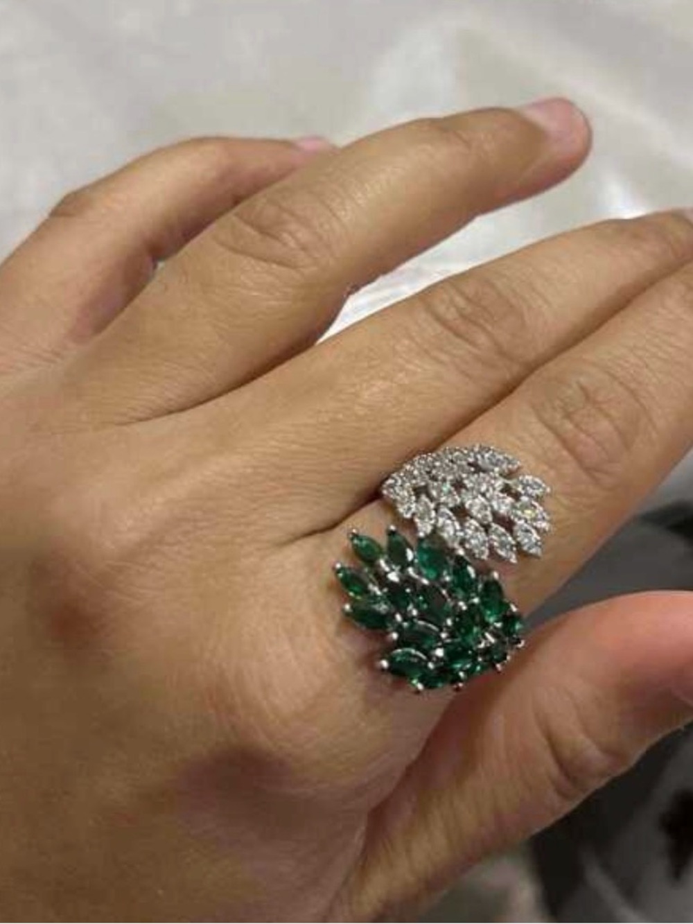 Elegant Green and White Crystal Leaf Ring - Women Jewelry